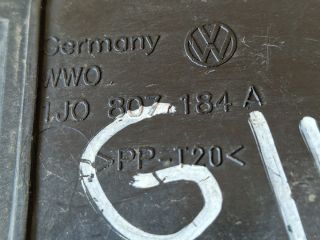 bontott VW GOLF IV Jobb első Oldal Lökhárító Tartó (Műanyag)