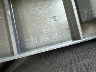 bontott VW GOLF IV Jobb első Oldal Lökhárító Tartó (Műanyag)