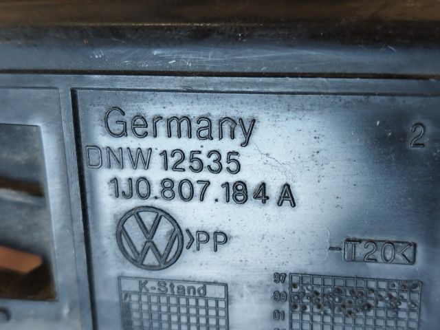 bontott VW GOLF IV Jobb első Oldal Lökhárító Tartó (Műanyag)