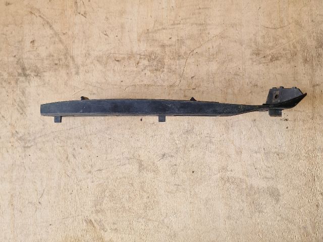 bontott VW GOLF IV Jobb első Oldal Lökhárító Tartó (Műanyag)