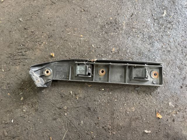 bontott VW GOLF IV Jobb első Oldal Lökhárító Tartó (Műanyag)