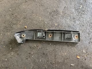 bontott VW GOLF IV Jobb első Oldal Lökhárító Tartó (Műanyag)