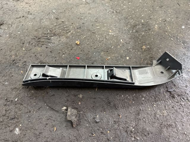bontott VW GOLF IV Jobb első Oldal Lökhárító Tartó (Műanyag)