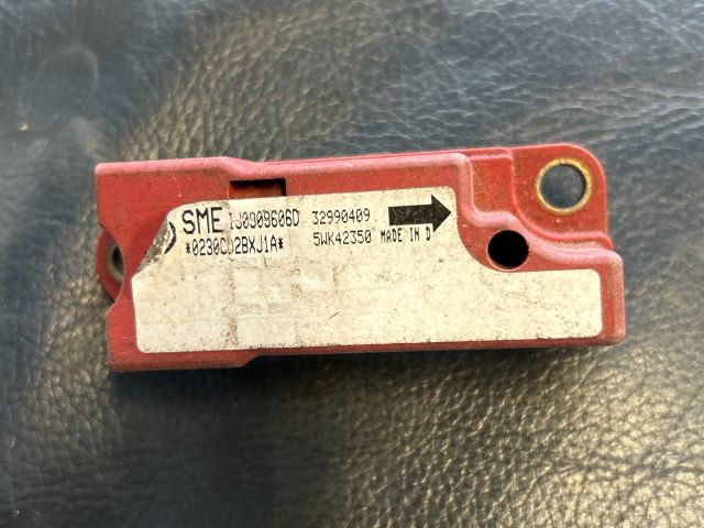 bontott VW GOLF IV Jobb első Oldal Ütközés Érzékelő