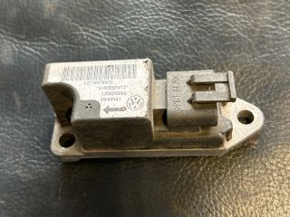 bontott VW GOLF IV Jobb első Oldal Ütközés Érzékelő