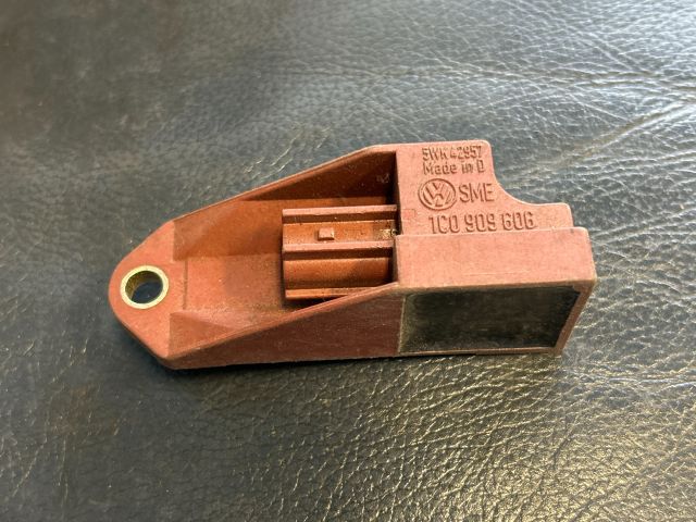 bontott VW GOLF IV Jobb első Oldal Ütközés Érzékelő