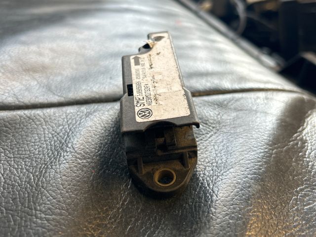 bontott VW GOLF IV Jobb első Oldal Ütközés Érzékelő