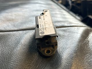 bontott VW GOLF IV Jobb első Oldal Ütközés Érzékelő