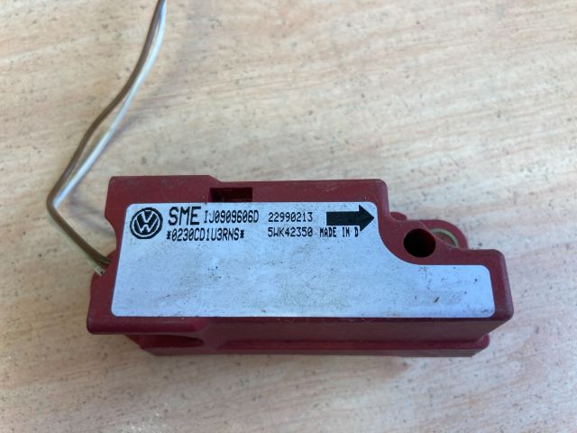 bontott VW GOLF IV Jobb első Oldal Ütközés Érzékelő