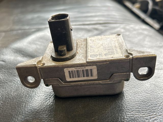 bontott VW GOLF IV Jobb első Oldal Ütközés Érzékelő