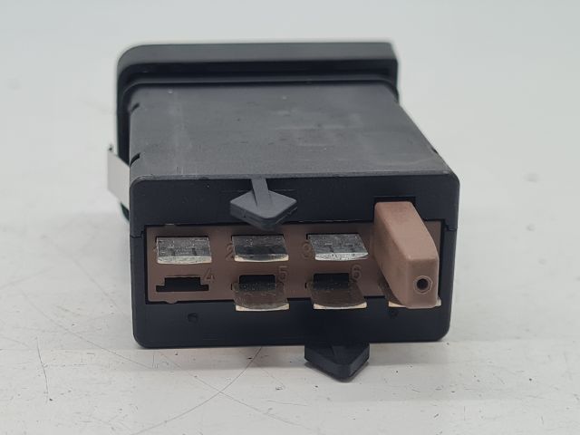 bontott VW GOLF IV Jobb első Ülésfűtés Kapcsoló