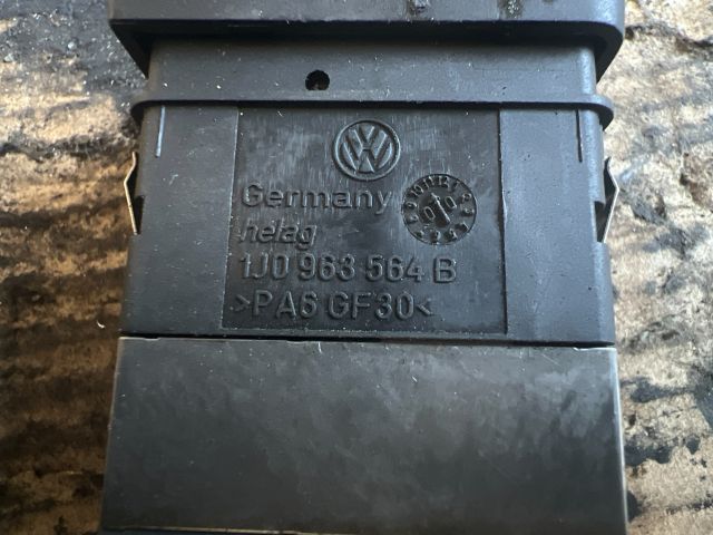 bontott VW GOLF IV Jobb első Ülésfűtés Kapcsoló