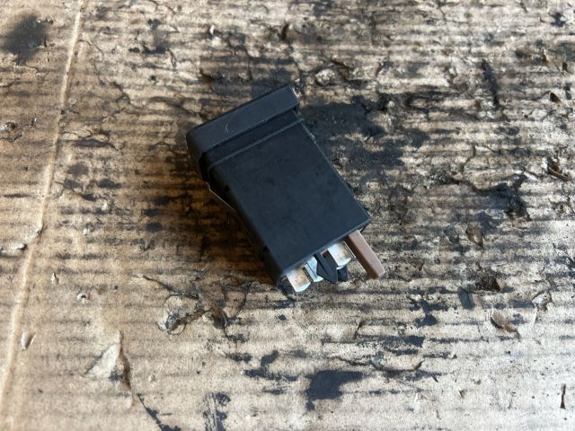 bontott VW GOLF IV Jobb első Ülésfűtés Kapcsoló