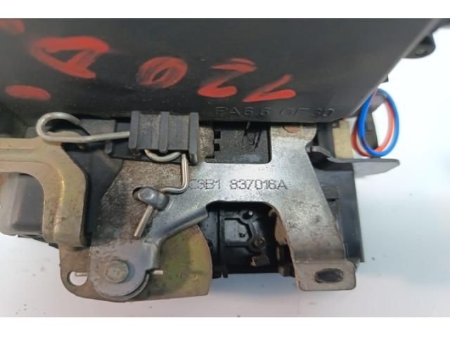 bontott VW GOLF IV Jobb első Zsanér