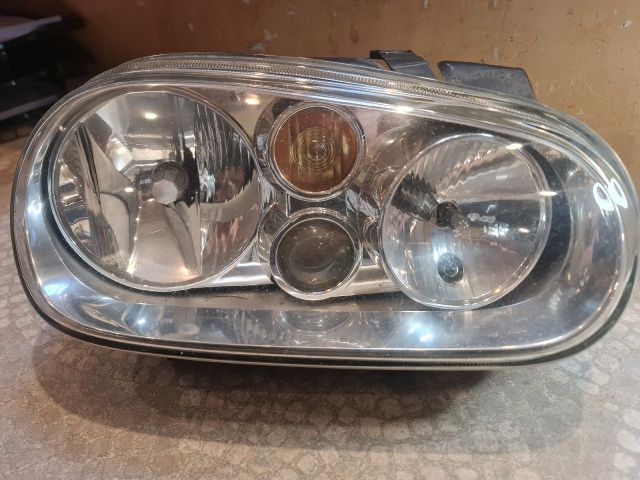 bontott VW GOLF IV Jobb Fényszóró