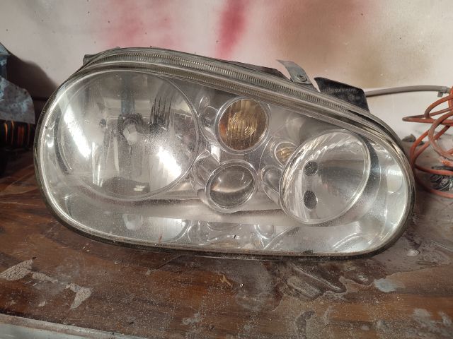 bontott VW GOLF IV Jobb Fényszóró