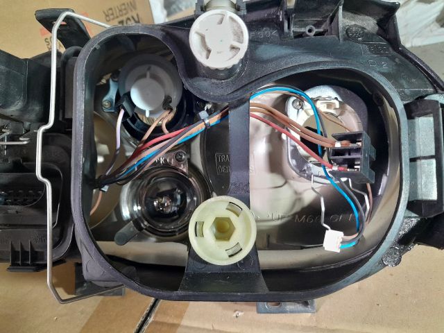 bontott VW GOLF IV Jobb Fényszóró