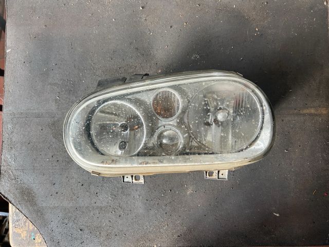 bontott VW GOLF IV Jobb Fényszóró