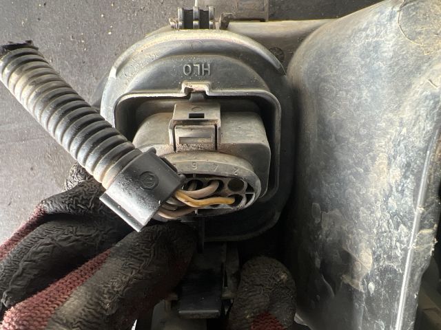 bontott VW GOLF IV Jobb Fényszóró