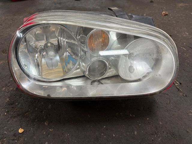 bontott VW GOLF IV Jobb Fényszóró