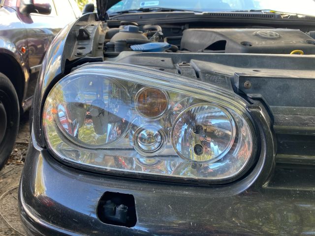 bontott VW GOLF IV Jobb Fényszóró
