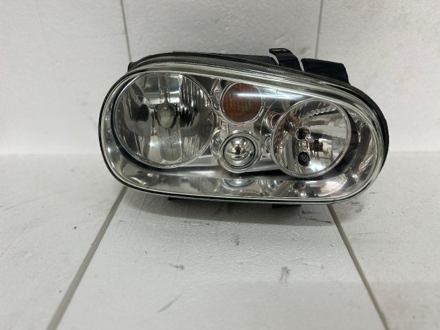 bontott VW GOLF IV Jobb Fényszóró