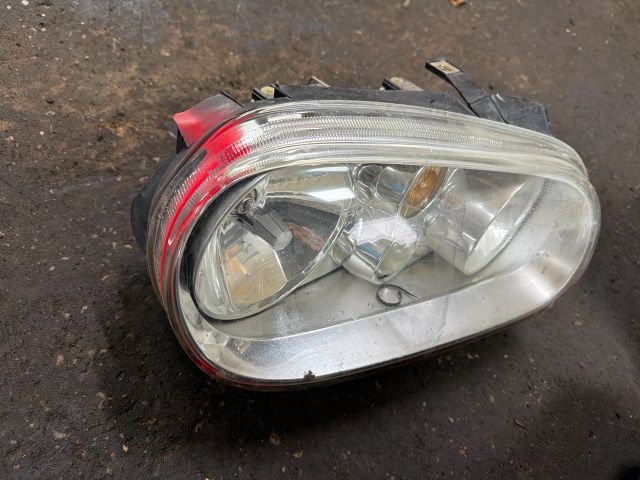 bontott VW GOLF IV Jobb Fényszóró
