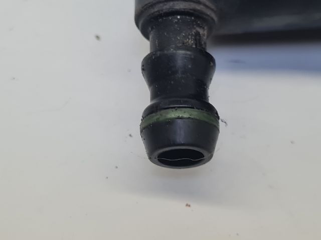 bontott VW GOLF IV Jobb Fényszórómosó Fúvóka