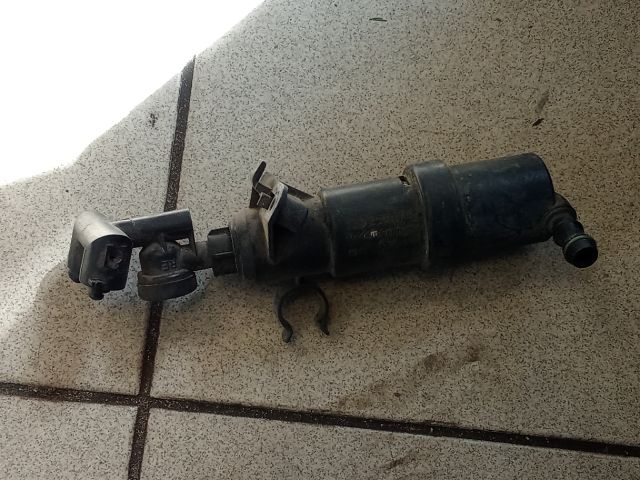 bontott VW GOLF IV Jobb Fényszórómosó Fúvóka