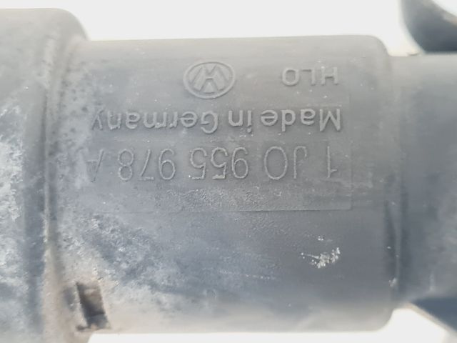 bontott VW GOLF IV Jobb Fényszórómosó Fúvóka