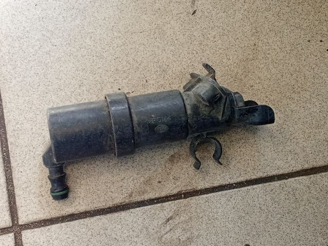 bontott VW GOLF IV Jobb Fényszórómosó Fúvóka