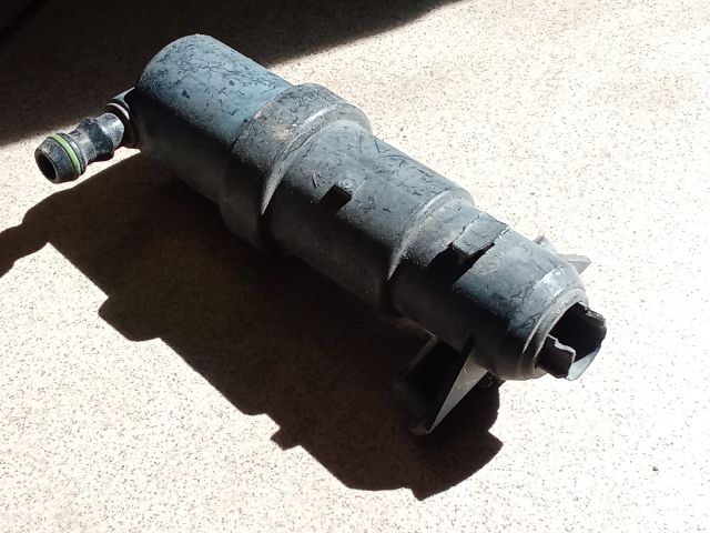 bontott VW GOLF IV Jobb Fényszórómosó Fúvóka