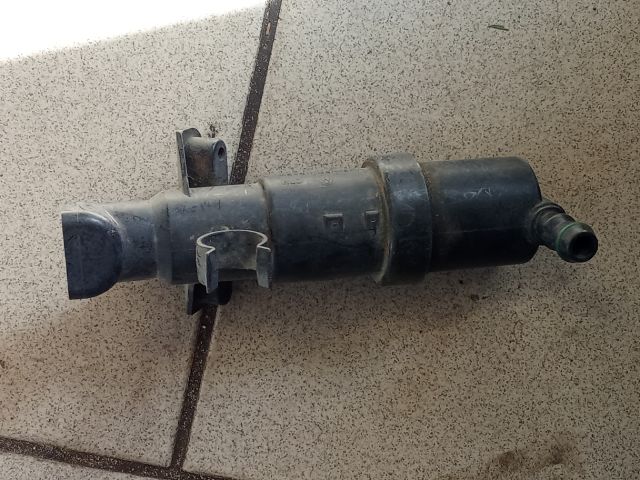 bontott VW GOLF IV Jobb Fényszórómosó Fúvóka