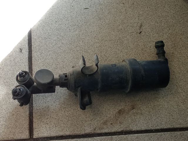 bontott VW GOLF IV Jobb Fényszórómosó Fúvóka