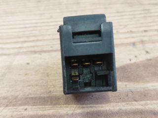 bontott VW GOLF IV Jobb hátsó Ablakemelő Kapcsoló