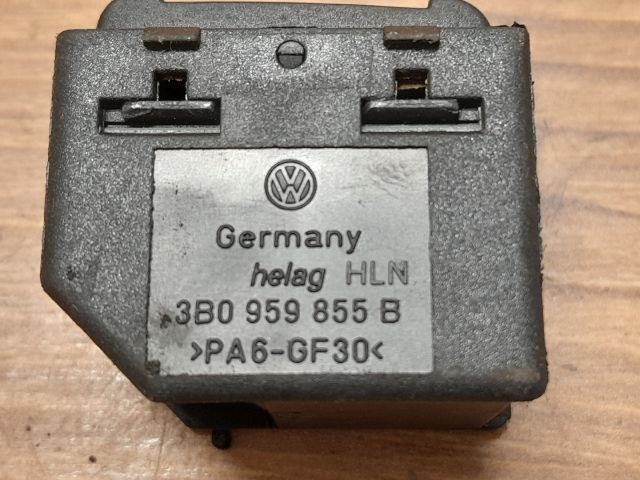 bontott VW GOLF IV Jobb hátsó Ablakemelő Kapcsoló