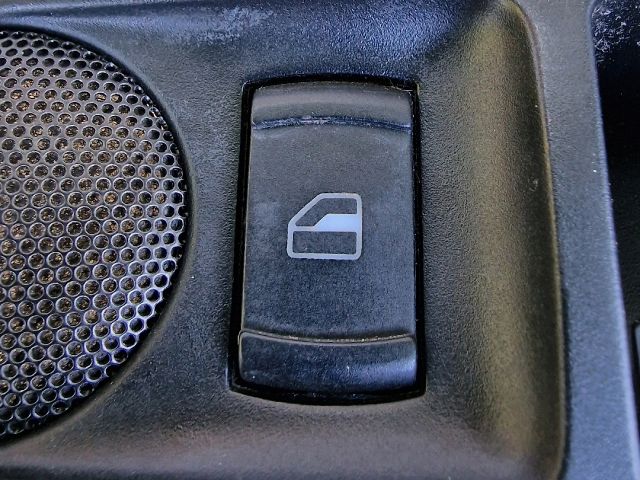 bontott VW GOLF IV Jobb hátsó Ablakemelő Kapcsoló