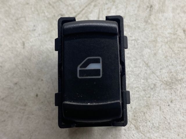 bontott VW GOLF IV Jobb hátsó Ablakemelő Kapcsoló