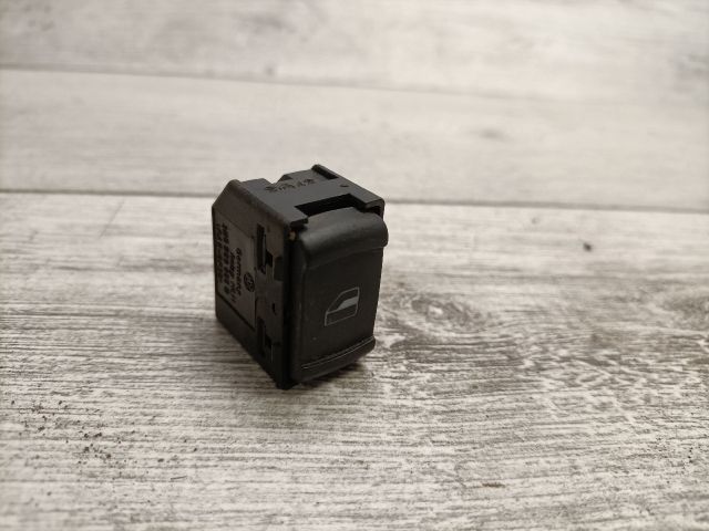 bontott VW GOLF IV Jobb hátsó Ablakemelő Kapcsoló