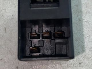 bontott VW GOLF IV Jobb hátsó Ablakemelő Kapcsoló