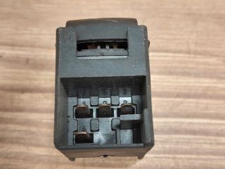 bontott VW GOLF IV Jobb hátsó Ablakemelő Kapcsoló