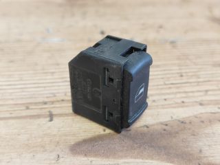 bontott VW GOLF IV Jobb hátsó Ablakemelő Kapcsoló