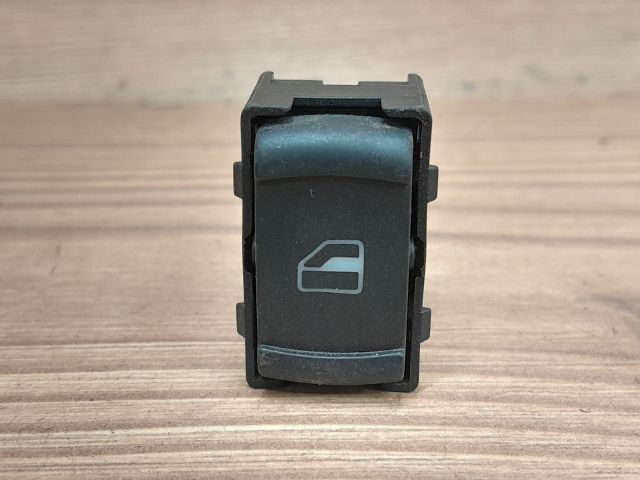 bontott VW GOLF IV Jobb hátsó Ablakemelő Kapcsoló