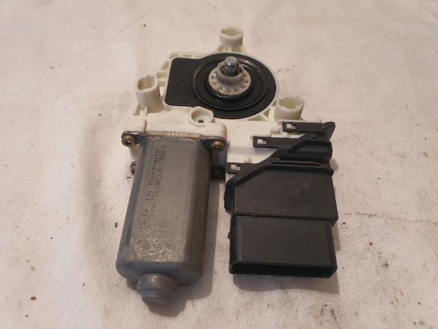 bontott VW GOLF IV Jobb hátsó Ablakemelő Motor
