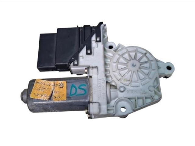 bontott VW GOLF IV Jobb hátsó Ablakemelő Motor