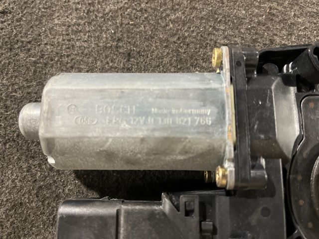 bontott VW GOLF IV Jobb hátsó Ablakemelő Motor