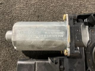 bontott VW GOLF IV Jobb hátsó Ablakemelő Motor