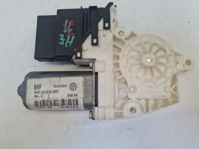 bontott VW GOLF IV Jobb hátsó Ablakemelő Motor