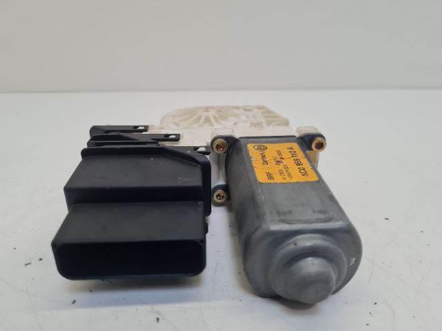 bontott VW GOLF IV Jobb hátsó Ablakemelő Motor