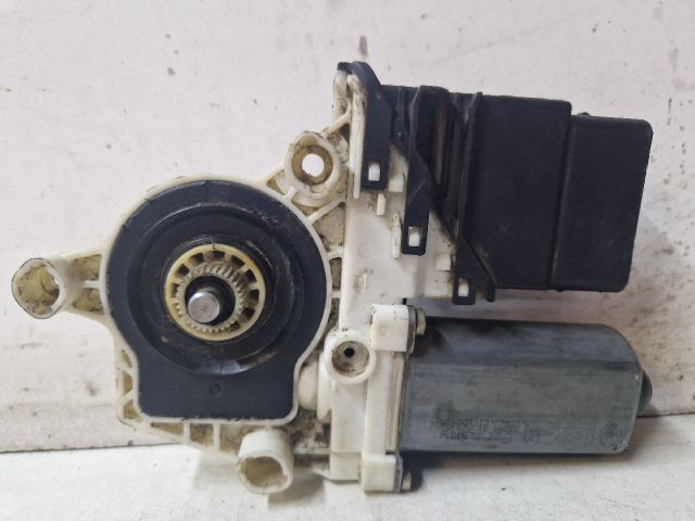 bontott VW GOLF IV Jobb hátsó Ablakemelő Motor